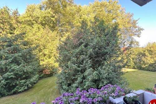 Wohnung kaufen in Bremen – Hechler & Twachtmann Immobilien - Idyllische Lage - Drei-Zimmerwohnung mit West-Loggia im Hochparterre!