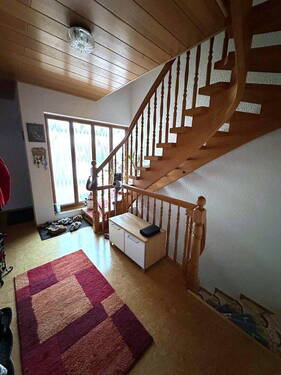 Treppe zum DG und Keller - 