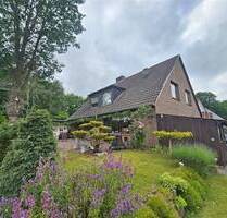 Viel Raum, starke Lage, flexible Nutzung - Mehrgenerationen- & Mehrfamilienhaus am Naturschutzgebiet - Oersdorf b Neumünster