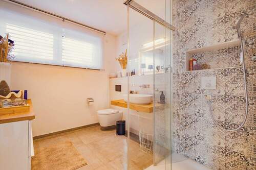 Badezimmer EG - 6 Zimmer Einfamilienhaus zum Kaufen in Rust