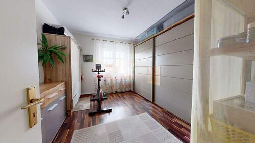 Ankleidezimmer - 4 Zimmer Etagenwohnung in Delitzsch