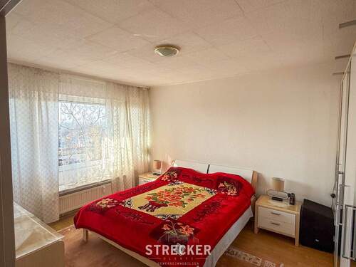 Schlafzimmer - Etagenwohnung mit 81,70 m&sup2; in Eggenstein-Leopoldshafen zum Kaufen