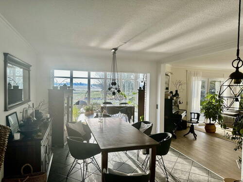 Eß- und Wohnbereich m. Klavir - 