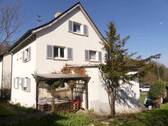Garten mit Freisitz - 7 Zimmer Mehrfamilienhaus, Wohnhaus in Sigmaringen