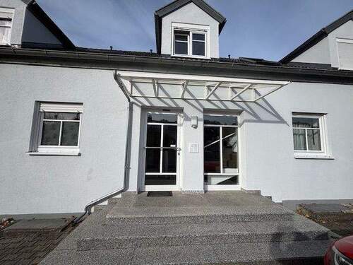 Hauseingang.jpg - 3 Zimmer Terrassenwohnung in Erlenbach a.Main