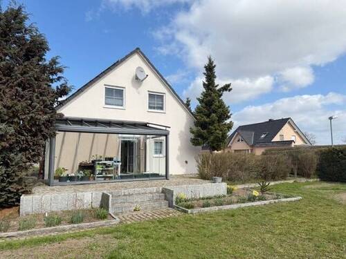Blick auf den Wintergarten - 4 Zimmer Einfamilienhaus in Tangermünde