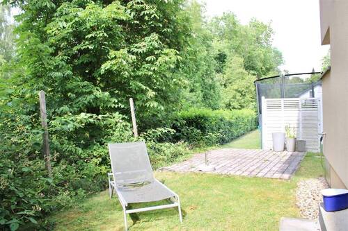 Hinterer Garten mit Terrasse - 