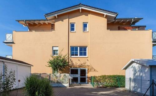 Hausansicht - 5 Zimmer Terrassenwohnung in Olching