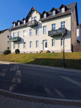 Hauseingang - 3 Zimmer Etagenwohnung zum Kaufen in Bad Elster