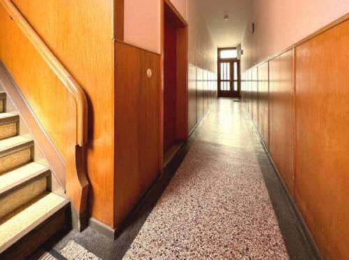 Treppenhaus - 9 Zimmer Gewerbeobjekt (Büro, Produktion, Verkauf) zum Kaufen in Einbeck