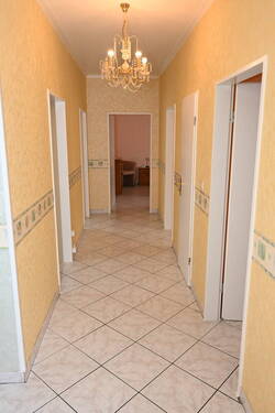 Flur - 4 Zimmer Etagenwohnung in Saarbrücken
