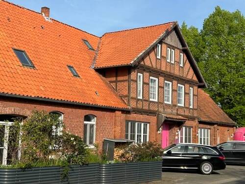 Strassenansicht - Historisches Bahnhofshotel mit Festsaal, Bühne, ehem. Gaststube und 5 Wohneinheiten auf dem Lande