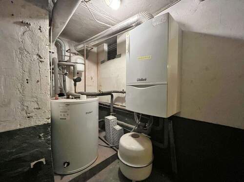 Gasheizung mit Warmwasserspeicher für EG-Wohnung - 
