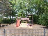 eigener Spielplatz - 