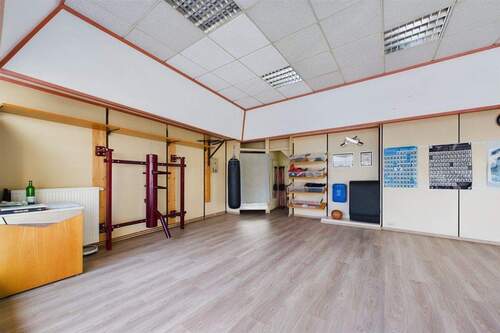 CAM03586G0-PR0042-STILL013 - 