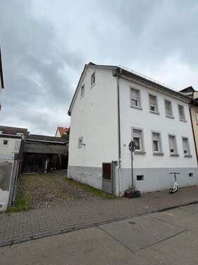 derzeitiges Wohnhaus - 1 Zimmer Mehrfamilienhaus, Wohnhaus zum Kaufen in Frankfurt am Main