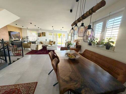 Wohn- und Essbereich EG - 