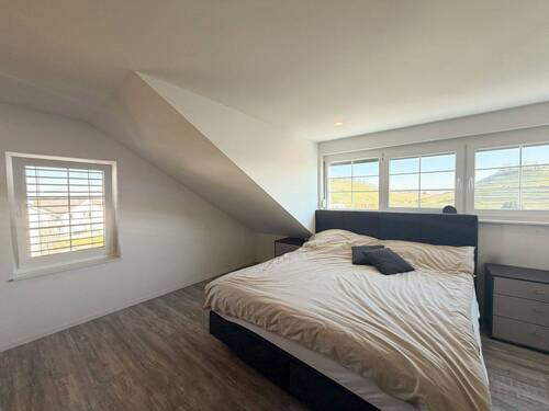 Schlafzimmer DG - 7 Zimmer Doppelhaushälfte zum Kaufen in Weinsberg