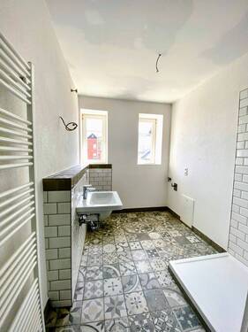 Bad mit Tageslicht.jpg - 4 Zimmer Etagenwohnung in Walldürn