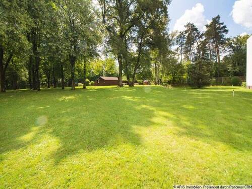 Außenanlagen - Herrliches Parkgrundstück - Etagenwohnung mit 87,00 m² in Gräfelfing zum Kaufen