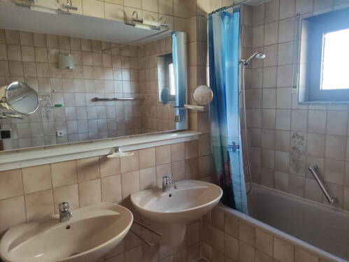 Badezimmer - Waschbecken - 