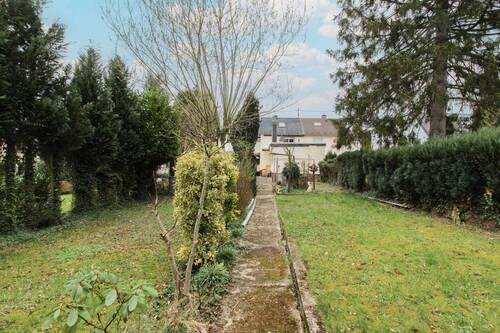 Garten(1) - Renovierungsbedürftiges Einfamilienhaus auf großem gut geschnittenen Grundstück in Köln-Rondorf