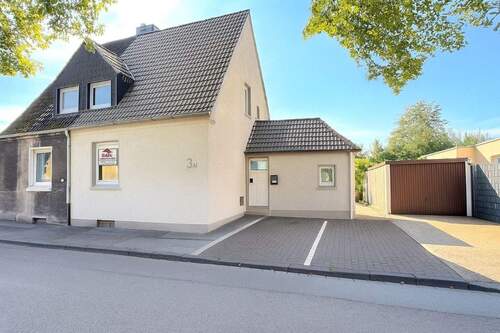Außenansicht (Beispiel mit Stellplatz) - Einziehen, wohlfühlen, sparen: Grunderwerbsteuer inklusive!