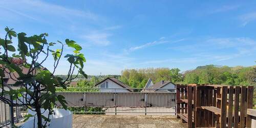 Terrasse vorne - 7 Zimmer Reihenmittelhaus zum Kaufen in Freudental