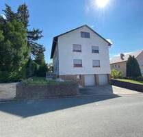 Zweifamilienhaus mit Ausbaupotential in ruhiger Lage von Seßlach