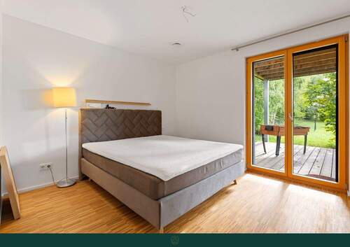 (EG) Schlafzimmer 1 mit Terrassenzugang - 