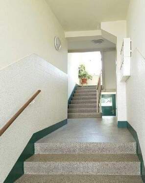 Treppenaufgang - Etagenwohnung in Chemnitz zum Kaufen