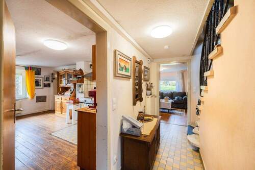 Flur mit Durchgang zur Küche EG - 