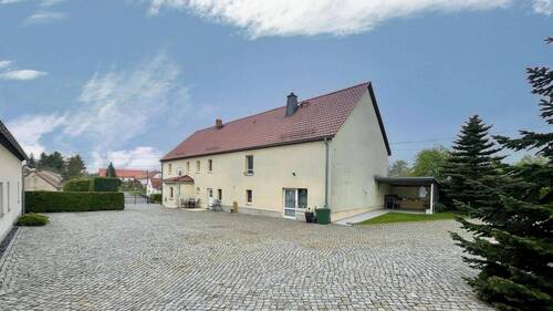Hof - Großzügiges Anwesen in naturnaher Lage
