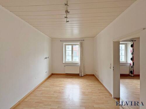 Wohnzimmer - Etagenwohnung mit 59,00 m² in München zur Miete