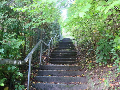 Treppe entlang der Westseite - 