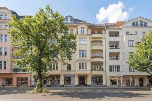 Hausansicht - Helle 4-Zimmer-Wohnung mit Altbaucharme und Nähe zum Lietzensee