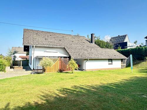 Seitenansicht - 4 Zimmer Einfamilienhaus zum Kaufen in Malberg