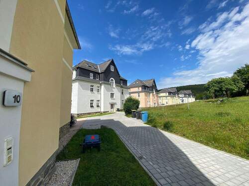 Neu gepflasterter Hof - 