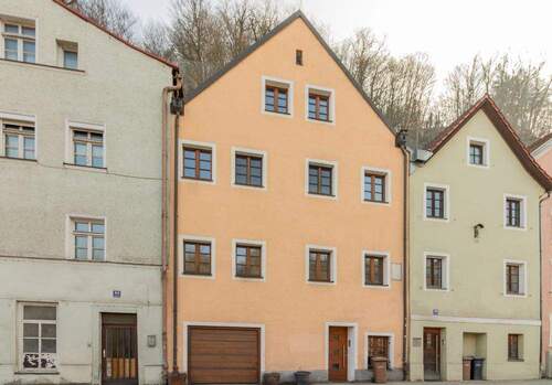 Außenansicht (1) - Passau-IlzstadtFreyunger Straße: Historisches Wohnhaus mit Kleingarage