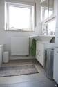 Ein Badezimmer - 