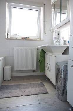 Ein Badezimmer - 