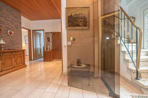 Diele - Einfamilienhaus mit 186,00 m&sup2; in Rastede zum Kaufen