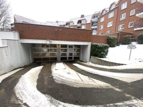 Zufahrt in die Garage - 