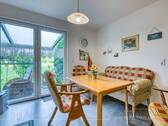 EG - ...mit Essplatz und Zugang zur Terrasse - 