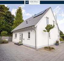 Neuwertiges, freistehendes Einfamilienhaus mit Pool und tollem Garten in zentraler Lage - Grevenbroich Stadtmitte