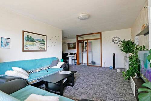 Großer Wohnbereich mit Zugang zum Balkon - 3 Zimmer Etagenwohnung zum Kaufen in Bad Honnef