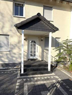 Hauseingang - 4 Zimmer Einfamilienhaus zum Kaufen in Neu-Isenburg