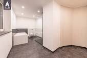 EG Bad mit Wanne und Dusche - 