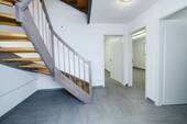 Treppe zum Untergeschoss - 