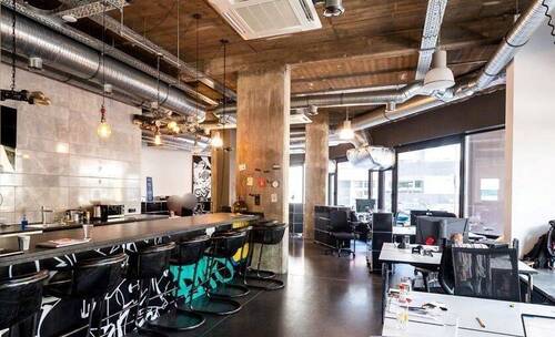 Co-Working - Loft-artige Fix-Desk CoWorking-Arbeitsplätze Nähe Barbarossaplatz - All-in-Miete